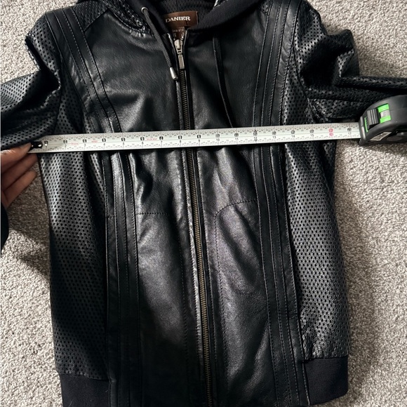 Danier Leather hooded bomber jacket - Picture 5 of 6